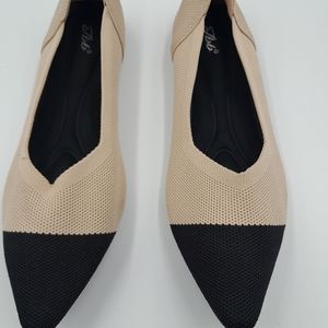 EBB Womens flats siz 44/13 US black and beige pointed toe.